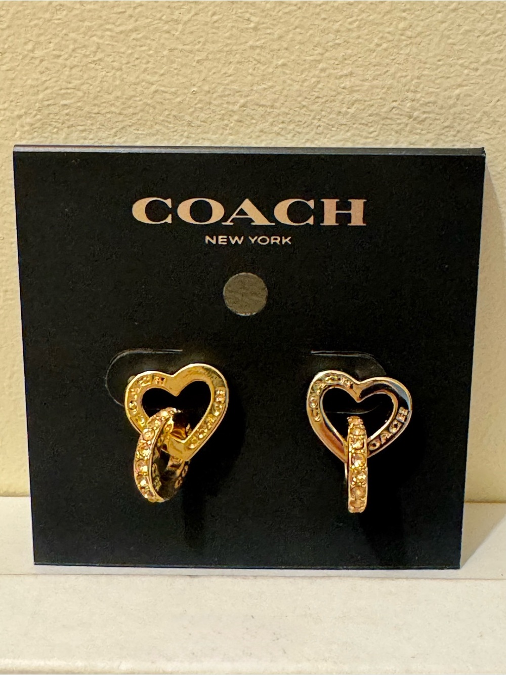 NWT Coach Interlocking Open Circle Heart Earrings Gold CQ475